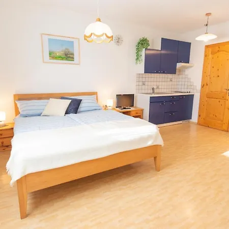 Mitterhirschberg, Familie Schweighuber *